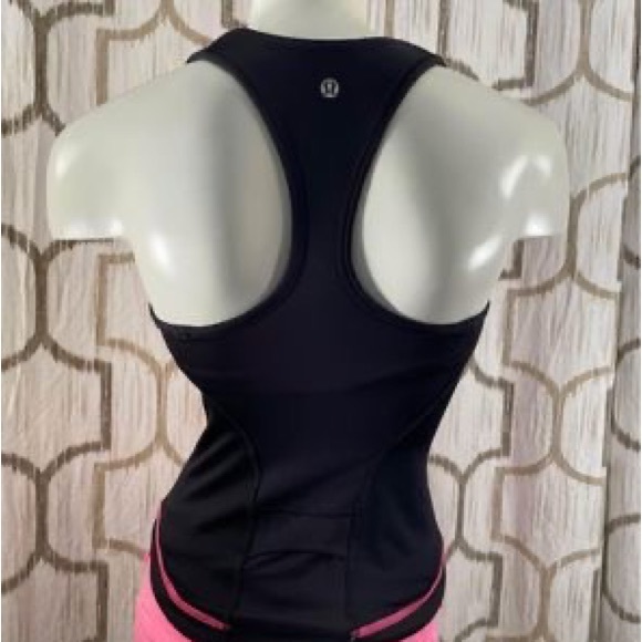 Women’s size 2 lululemon Cardio Kick tank - Picture 2 of 8